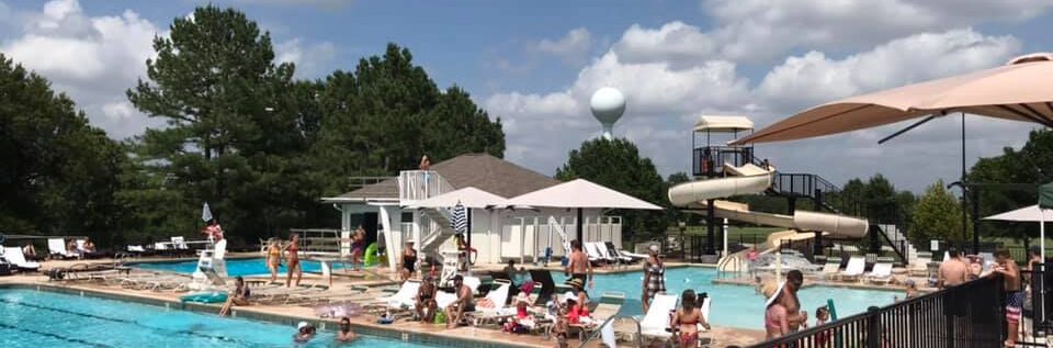 Oaks Country Club Pool